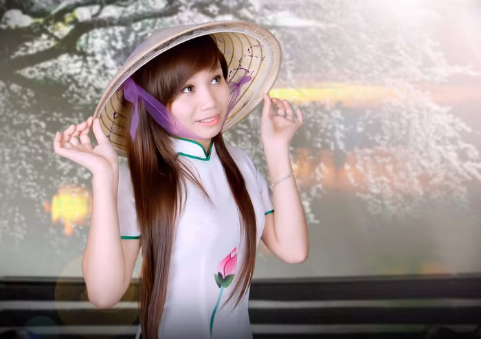 Mình thích đọc sách bàn về triết lý,đạo đức sống, thích nghe nhạc đỏ, thích xem phim tài liệu chiến tranh chống Mỹ