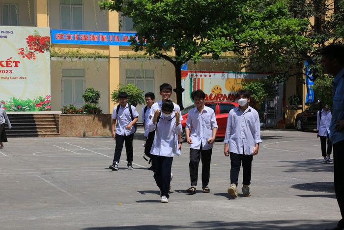 Kết thúc 3 môn thi, Hải Phòng không có thí sinh vi phạm quy chế thi (Ảnh: Lã Tiến) Kết thúc 3 môn thi, Hải Phòng không có thí sinh vi phạm quy chế thi (Ảnh: Lã Tiến)