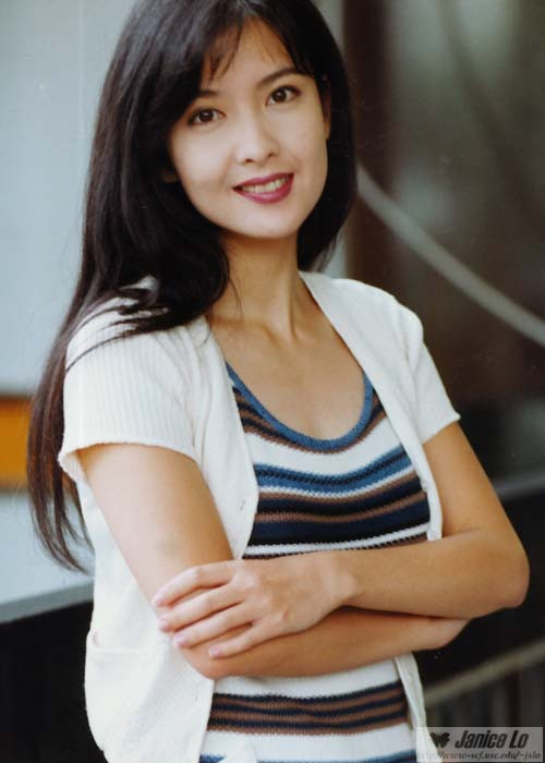 Lại có lúc lột xác trở thành tài nữ quyến rũ hàng đầu làng giải trí Hoa Ngữ. Xem thêm: Mỹ nữ Trời ban: Lâm Thanh Hà - như mây, như khói, lại như sương.