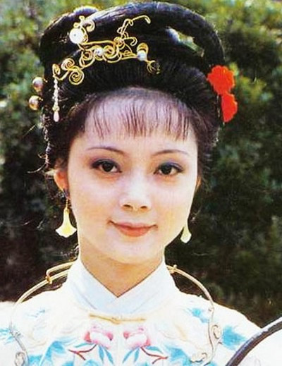 Hiếm có mỹ nhân Trung Hoa nào sở hữu gương mặt với các đường nét hài hòa như nữ diễn viên Trương Lợi. Đôi mắt, chiếc mũi, khuông miệng... dường như là sản phẩm hoàn hảo của ông Trời. (Ảnh: 2sao) Xem thêm: "Mỹ nữ Trời Ban" - Lâm Thanh Hà như mây, như khói, lại như sương.