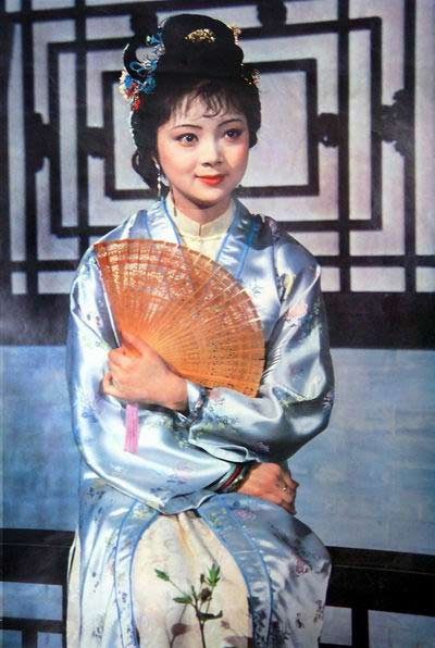 Gương mặt "trẻ thơ" này, ánh nhìn trong veo này, đôi môi chúm chím hồng đào này.... (Ảnh: HB) Xem thêm: "Mỹ nữ Trời Ban" - Lâm Thanh Hà như mây, như khói, lại như sương.