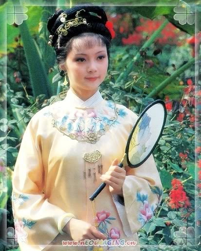 Đôi lông mày lá liễu, mắt tròn - to long lanh như hạt sương đêm. Chả trách Giả Bảo Ngọc đã có lúc 'hồn xiêu, phách lạc" vì người chị họ. (Ảnh: weoi) Xem thêm: "Mỹ nữ Trời Ban" - Lâm Thanh Hà như mây, như khói, lại như sương.