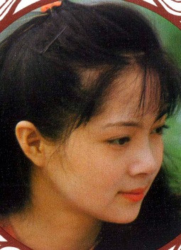 Sẽ còn sống mãi trong tâm trí những ai đã, đang và sẽ yêu mến Tiết Bảo Thoa - say mê kiệt tác Hồng Lâu Mộng. (Ảnh: HB) Xem thêm: "Mỹ nữ Trời Ban" - Lâm Thanh Hà như mây, như khói, lại như sương.