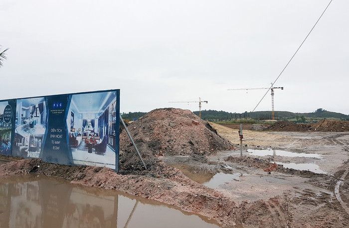 Mặc dù chưa đủ điều kiện huy động vốn nhưng FLC vẫn chào bán đất nền dự án Khu đô thị tại phường Hà Khánh, thành phố Hạ Long (Quảng Ninh). (Ảnh: Lã Tiến) Mặc dù chưa đủ điều kiện huy động vốn nhưng FLC vẫn chào bán đất nền dự án Khu đô thị tại phường Hà Khánh, thành phố Hạ Long (Quảng Ninh). (Ảnh: Lã Tiến)