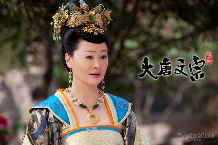 Võ Tắc Thiêncủa Vương Cơ qua cái nhìn của thi hào đời Đường là một nữ vương tài hoa vẹn toàn, văn chương nho nhã, cầm kỳ thi họa tinh thông, một người phụ nữ có học thức uyên thâm, một điểm mà chưa có bộ phim nào về Võ Tắc Thiênđề cập đến, đó chính là trình độ học vấn uyên thâm của vị nữ hoàng muôn đời này.