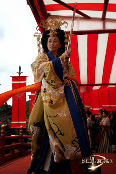 Lưu Gia Linh – Võ Tắc Thiên đỉnh cao của thời đại mới trong phim Thông Thiên Đế Quốc Địch Nhân Kiệt (2010).