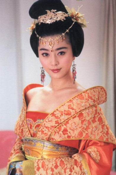 Phạm Băng Băng trong Thiếu Nữ Võ Tắc Thiên (2011).