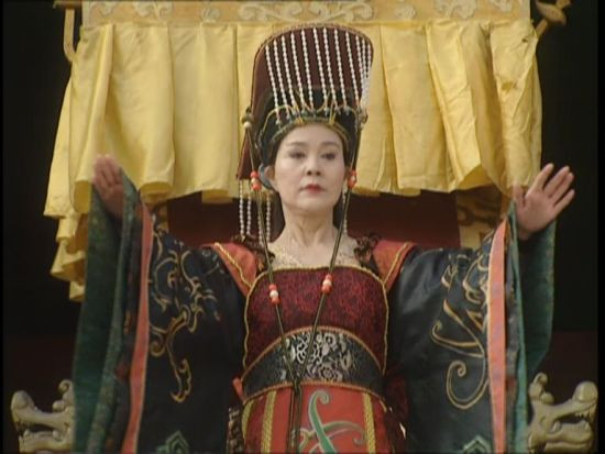 Quy Á Lôi – phiên bản Võ Tắc Thiên được coi là đã thể hiện được một hình tượng mẫu nghi thiên hạ nhất trong các diễn viên từng thể hiện nhân vật này