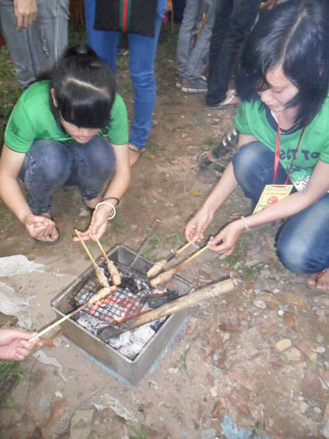 Cùng nhau nướng thịt Cùng nhau nướng thịt