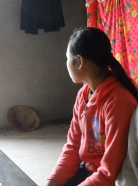 Cháu bé N.T.Th. vẫn chưa hết bàng hoàng vì bị ông Thái Văn Bá xâm hại tình dục (Ảnh Thời đại) Cháu bé N.T.Th. vẫn chưa hết bàng hoàng vì bị ông Thái Văn Bá xâm hại tình dục (Ảnh Thời đại)