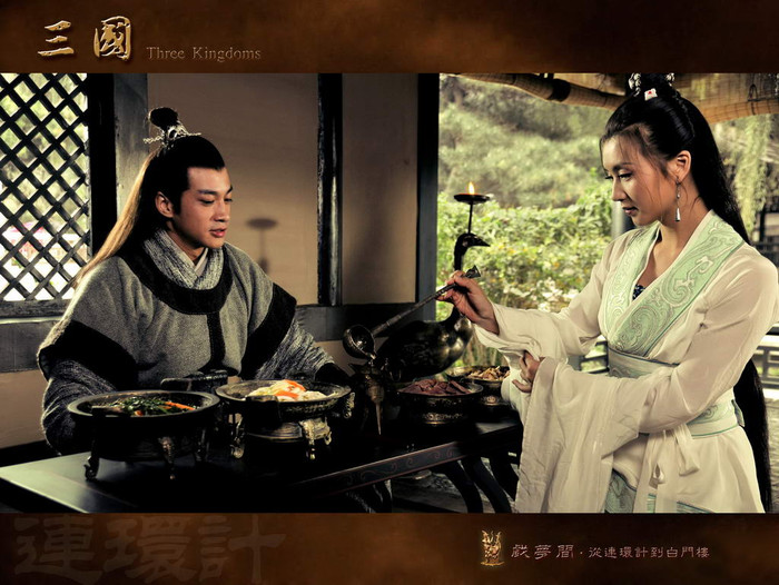 Hà Nhuận Đông và Trần Hảo trong vai cặp tình nhân Lã Bố - Điêu Thuyền. Hà Nhuận Đông và Trần Hảo trong vai cặp tình nhân Lã Bố - Điêu Thuyền.