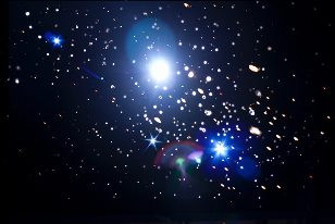 Cây cối được ghép từ lá cây thông (một vật sống duy nhất trong những bức hình của Albenese). Các ngôi sao chỉ đơn giản là ánh sáng nhấp nháy thông qua lỗ được tạo sẵn.