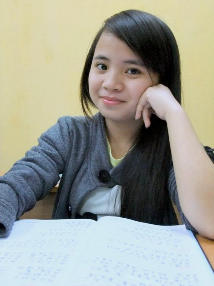 Sở trường của mình là sáng tác (truyện ngắn, tản văn, thơ) và hát