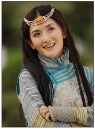 Số 83. Tạ Na vai Hoa Tranh trong “Anh hùng xạ điêu” 2008.