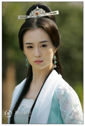 Số 84. Lưu Cạnh vai Chu Chỉ Nhược trong “Ỷ thiên đồ long ký” 2009. Số 84. Lưu Cạnh vai Chu Chỉ Nhược trong “Ỷ thiên đồ long ký” 2009.