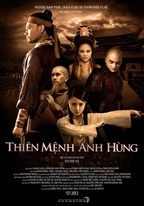 Thiên mệnh anh hùng. Ngày khởi chiếu 20/1/2012. Trong 5 phim Việt chiếu Tết nguyên đán năm vừa rồi, Thiên mệnh anh hùng gây chú ý hơn cả bởi đây là một tác phẩm thuộc dòng phim kiếm hiệp, cổ trang - vốn quen thuộc với nhiều người. Dựa trên tiểu thuyết Bức huyết thư của nhà văn Bùi Anh Tấn, phim kể lại vụ án vườn vải Lệ Chi Viên khiến Nguyễn Trãi bị tru di tam tộc. Câu chuyện lấy mốc thời gian là 20 năm sau đó, khi người cháu nội còn sống sót của Nguyễn Trãi tìm cách minh oan cho gia đình. Thiên mệnh anh hùng. Ngày khởi chiếu 20/1/2012. Trong 5 phim Việt chiếu Tết nguyên đán năm vừa rồi, Thiên mệnh anh hùng gây chú ý hơn cả bởi đây là một tác phẩm thuộc dòng phim kiếm hiệp, cổ trang - vốn quen thuộc với nhiều người. Dựa trên tiểu thuyết Bức huyết thư của nhà văn Bùi Anh Tấn, phim kể lại vụ án vườn vải Lệ Chi Viên khiến Nguyễn Trãi bị tru di tam tộc. Câu chuyện lấy mốc thời gian là 20 năm sau đó, khi người cháu nội còn sống sót của Nguyễn Trãi tìm cách minh oan cho gia đình.