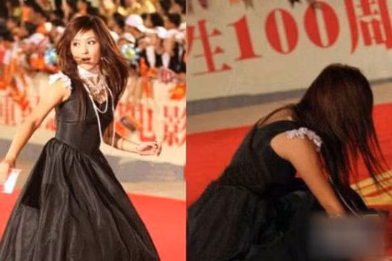 Hà Khiết quay và... xòe.