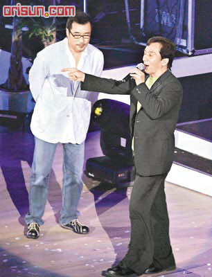 Vua võ thuật Thành Long văng tục vô tư trên sân khấu.