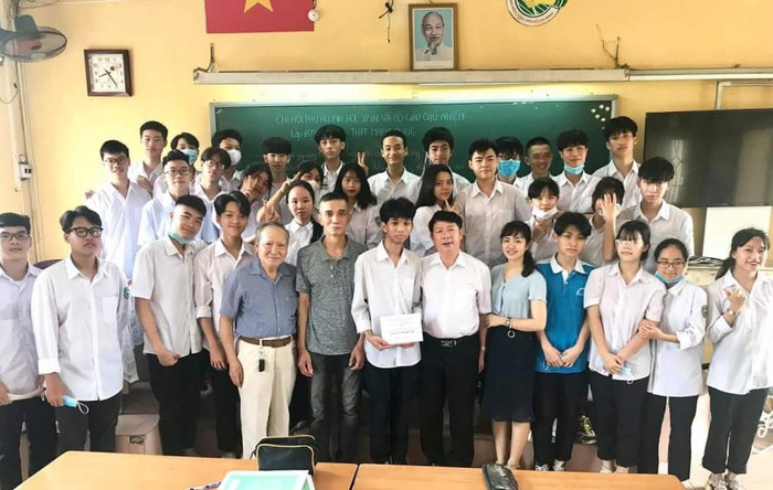 Chắp cánh ước mơ cho em Nguyễn Lê Hoàng Thái, tấm gương học sinh nghèo vượt khó (Ảnh: thầy Hoàng Xuân Khóa) Chắp cánh ước mơ cho em Nguyễn Lê Hoàng Thái, tấm gương học sinh nghèo vượt khó (Ảnh: thầy Hoàng Xuân Khóa)