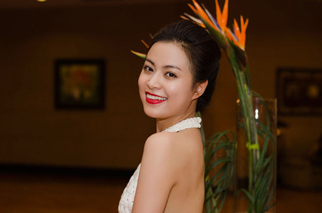 Hoàng Thùy Linh ngày càng đẹp mặn mà, đằm thắm Hoàng Thùy Linh ngày càng đẹp mặn mà, đằm thắm