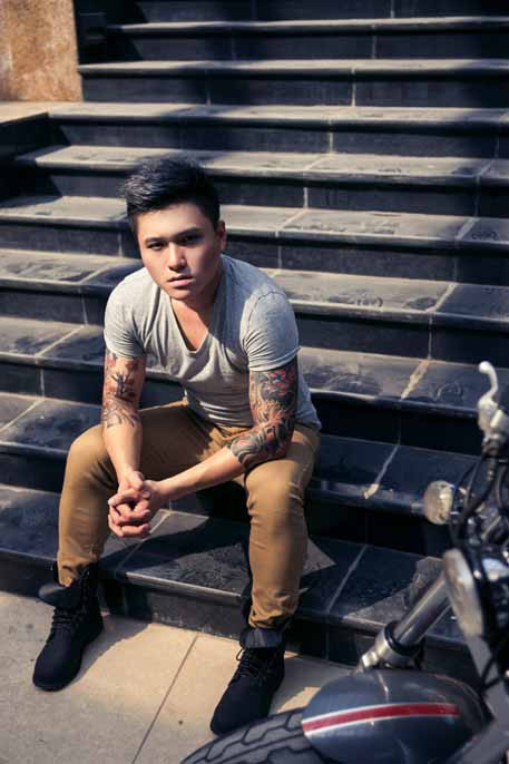 Vol9 với những ca khúc sâu sắc, giai điệu nồng nàn, ca từ đầy cảm xúc như lời tâm sự, chia sẻ suy nghĩ của Duy Khánh khi trải qua nhiều biến cố trong cuộc sống. Và, những trăn trở khi phải đối mặt với chuyện hợp tan, hội ngộ - chia ly. Vol9 với những ca khúc sâu sắc, giai điệu nồng nàn, ca từ đầy cảm xúc như lời tâm sự, chia sẻ suy nghĩ của Duy Khánh khi trải qua nhiều biến cố trong cuộc sống. Và, những trăn trở khi phải đối mặt với chuyện hợp tan, hội ngộ - chia ly.