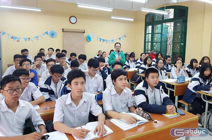 Học sinh gấp rút ôn luyện cho kì thì Trung học phổ thông Quốc gia 2019 và phải chịu áp lực từ nhiều phía. (Ảnh: Lã Tiến) Học sinh gấp rút ôn luyện cho kì thì Trung học phổ thông Quốc gia 2019 và phải chịu áp lực từ nhiều phía. (Ảnh: Lã Tiến)