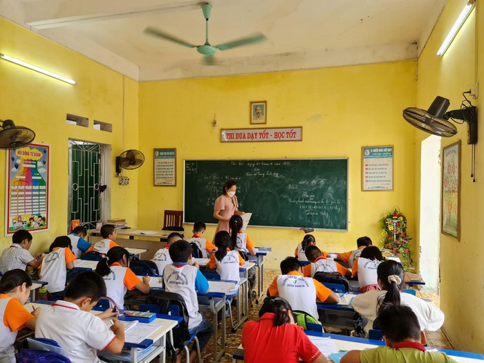 Học sinh lớp 4 của Trường Tiểu học Thanh Xuân phải học ở phòng được trưng dụng điểm trường cũ của Mầm non Thanh Xuân (Ảnh: Lã Tiến) Học sinh lớp 4 của Trường Tiểu học Thanh Xuân phải học ở phòng được trưng dụng điểm trường cũ của Mầm non Thanh Xuân (Ảnh: Lã Tiến)