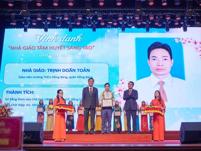 Sở Giáo dục và Đào tạo Hải Phòng vinh danh các nhà giáo tâm huyết, sáng tạo lần thứ 2 (Ảnh: LT) Sở Giáo dục và Đào tạo Hải Phòng vinh danh các nhà giáo tâm huyết, sáng tạo lần thứ 2 (Ảnh: LT)