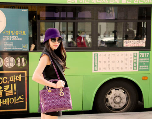 Được biết, Trà Ngọc Hằng cũng đang theo đuổi hình ảnh thời trang trẻ trung, sexy mà không kém phần cá tính. Được biết, Trà Ngọc Hằng cũng đang theo đuổi hình ảnh thời trang trẻ trung, sexy mà không kém phần cá tính.