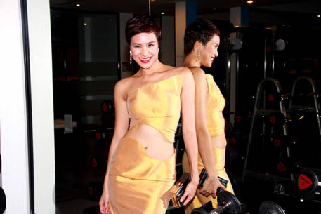 Được giới chuyên môn đánh giá rất cao bởi vai diễn cá tính trong ''Âm mưu giày gót nhọn'', Phương Mai ngày càng toả sáng trong vai trò MC cho những chương trình lớn. Được giới chuyên môn đánh giá rất cao bởi vai diễn cá tính trong ''Âm mưu giày gót nhọn'', Phương Mai ngày càng toả sáng trong vai trò MC cho những chương trình lớn.