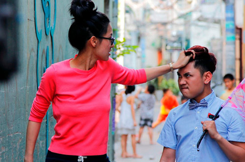 Một cảnh diễn trong phim "Âm mưu giầy gót nhọn" của Don Nguyễn và Kathy Uyên Một cảnh diễn trong phim "Âm mưu giầy gót nhọn" của Don Nguyễn và Kathy Uyên