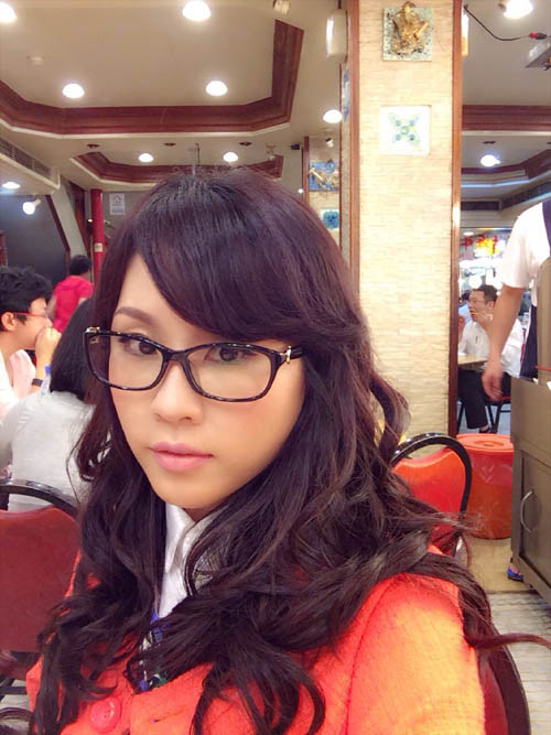 Hoa hậu Thu Hoài trông như thiếu nữ đôi mươi. Hoa hậu Thu Hoài trông như thiếu nữ đôi mươi.