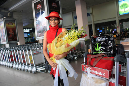 Tại Nga, Trương Thị May sẽ cùng hơn trăm thí sinh đến từ nhiều nước trên thế giới tham gia các hoạt động bên lề và các cuộc thi phụ đến ngày 9/11. Tại Nga, Trương Thị May sẽ cùng hơn trăm thí sinh đến từ nhiều nước trên thế giới tham gia các hoạt động bên lề và các cuộc thi phụ đến ngày 9/11.