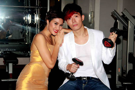 Sự tinh nghịch, đáng yêu của cặp đôi đình đám showbiz Việt thật sự đã đem lại cho chương trình nhiều khoảnh khắc khó quên . Sự tinh nghịch, đáng yêu của cặp đôi đình đám showbiz Việt thật sự đã đem lại cho chương trình nhiều khoảnh khắc khó quên .