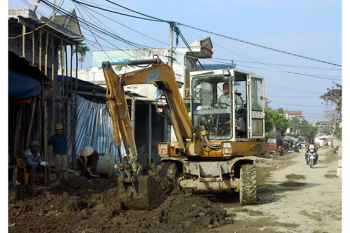 Công ty trách nhiệm hữu hạn Trọng Hồng đang thi công gói thầu trị giá hơn 72 tỷ đồng tại quận Dương Kinh (Ảnh: Báo Hải Phòng)