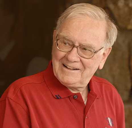 Tuy rất giàu có, nhưng tỷ phú Buffett luôn sống giản dị trong căn nhà nhỏ. Thậm chí, ngôi nhà của Buffet không phải là ngôi nhà định giá cao nhất ở khu vực này. Ngôi nhà nhỏ hơn ngay cạnh nhà Buffet được Zestimate định giá 794.500 USD và Realtor.com định giá 826.870 USD. Trong bức thư Buffet gửi các cổ đông vào năm 2010, ông chia sẻ rằng ngôi nhà là thứ đắt thứ 3 mà ông đầu tư sau 2 chiếc nhẫn cưới. NHỮNG HOTGIRL TỪNG THI ĐỖ THỦ KHOA ĐẠI HỌC