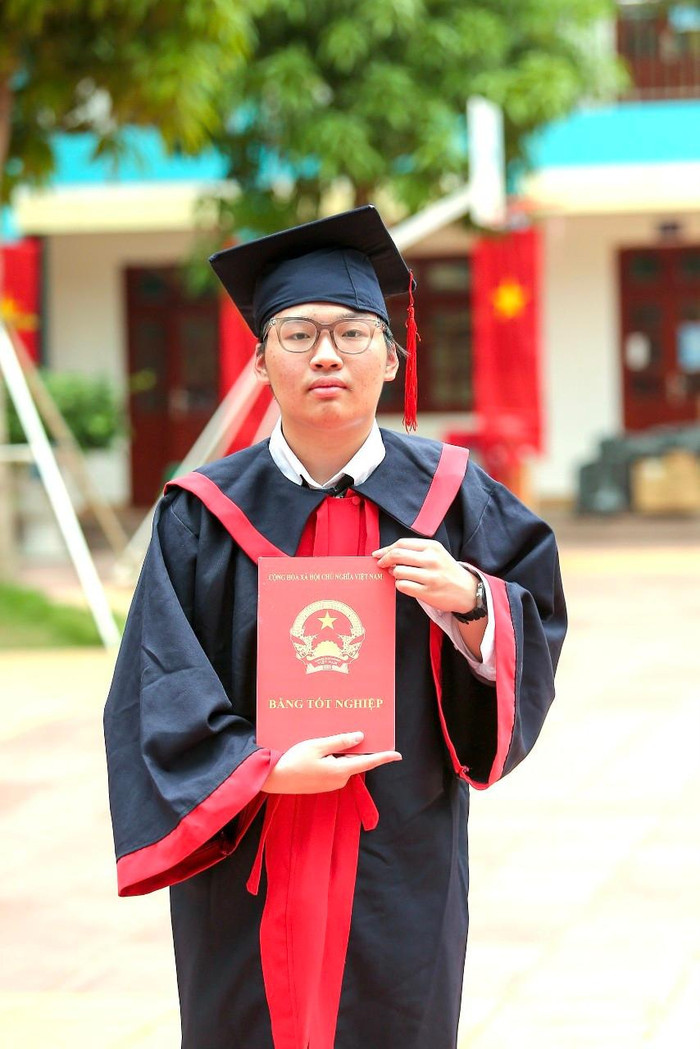 Em Vũ Công Thành, học sinh Trường Trung học cơ sở Trần Phú đạt thủ khoa Toán chuyên - Trường Trung học phổ thông chuyên Trần Phú với số điểm 41,40 (Ảnh: Ngọc Quyên)