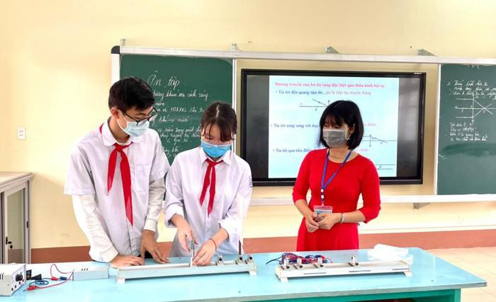 Các nhà trường ở Quảng Ninh gấp rút triển khai kiểm tra cuối kỳ cho học sinh (Ảnh: CTV) Các nhà trường ở Quảng Ninh gấp rút triển khai kiểm tra cuối kỳ cho học sinh (Ảnh: CTV)