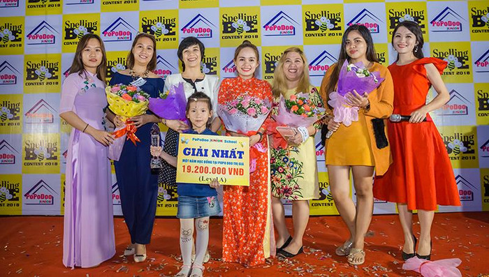 Cô bé Lê Nguyễn Thảo Vy nhận giải nhất Cuộc thi Spelling bee contest 2018. (Ảnh: Gia đình cung cấp) Cô bé Lê Nguyễn Thảo Vy nhận giải nhất Cuộc thi Spelling bee contest 2018. (Ảnh: Gia đình cung cấp)