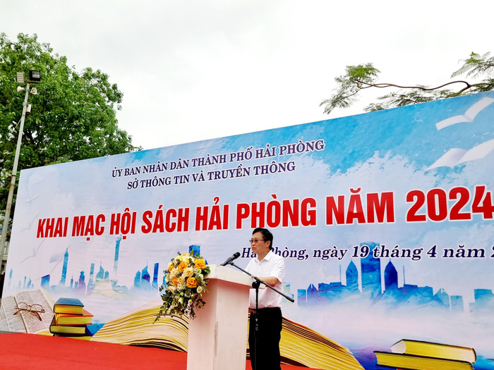 Ông Phạm Văn Tuấn – Giám đốc Sở Thông tin và Truyền thông Hải Phòng phát biểu tại lễ khai mạc (Ảnh: LT) GDVN_hoi-sach-3.jpg