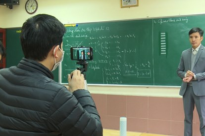 Hải Phòng dạy học trực tuyến trên truyền hình cho học sinh lớp 9 và lớp 12 Hải Phòng dạy học trực tuyến trên truyền hình cho học sinh lớp 9 và lớp 12