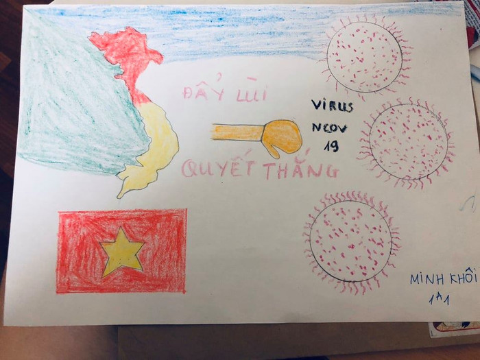 Tranh "Việt Nam quyết tâm đẩy lùi dịch bệnh Covid-19" của em Minh Khôi, lớp 1A1 (Ảnh: nhà trường cung cấp) Tranh "Việt Nam quyết tâm đẩy lùi dịch bệnh Covid-19" của em Minh Khôi, lớp 1A1 (Ảnh: nhà trường cung cấp)
