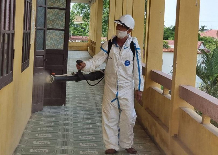 Các hội đồng thi tại Hải Phòng được phun khử khuẩn để phòng, chống dịch Covid-19 (Ảnh: Lã Tiến)