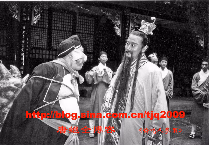 Nghệ sĩ Ngô Quyế Linh trong một cảnh quay tập "Ăn trộm quả Nhân Sâm", Trư Bát Giới trước giờ bị cho vào vạc dầu.