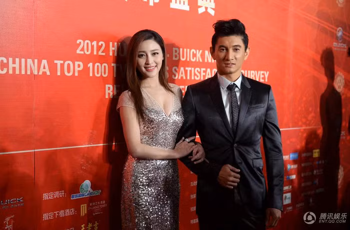 Ngô Kỳ Long và Cam Đình Đình. Tại sự kiện này, Ngô Kỳ Long thắng lớn với hai giải thưởng: Cặp đôi nam nữ diễn viên được yêu mến nhất do các hãng truyền thông bình chọn bên cạnh nữ diễn Lưu Thi Thi và giải Cặp đôi nam nữ diễn viên xuất sắc nhất thể loại phim cổ trang cùng Chung Hân Đồng.