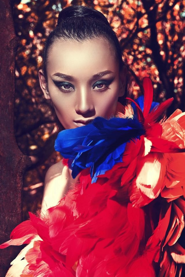 Nếu ai yêu thích vẻ đẹp tròn trịa, xinh xắn, dễ thương thì có lẽ sẽ không thể… mê nổi Thúy, nhưng với những người hâm mộ nét đẹp lạ, ấn tượng, thì có lẽ họ đã không nhầm khi đặt niềm tin nơi Cò lớn (biệt danh của Lê Thúy). Xem thêm: Thời trang công sở/ Váy xinh chào hè/ Thời trang Sao