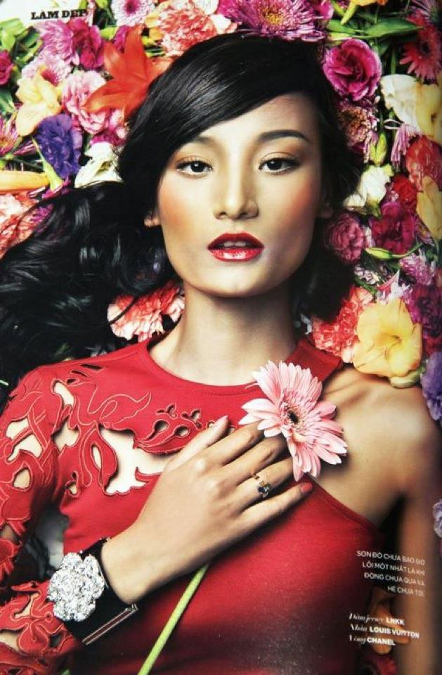 Không ai phủ nhận năng lực của Lê Thúy, nhưng không thể không thẳng thắn thừa nhận rằng cô gái gốc Quảng Bình khá may mắn khi được trời phú cho chiều cao lý tưởng, vóc dáng siêu gầy và một khuôn mặt góc cạnh đầy cá tính. Xem thêm: Thời trang công sở/ Váy xinh chào hè/ Thời trang Sao