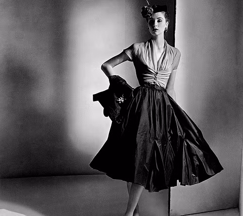 Mẫu váy cổ điển, được thiết kế từ những năm 30 của thế kỷ trước. (Ảnh: vietbao) Xem thêm: Thời trang công sở/ Váy dạ hội/ Váy xinh chào hè/ Thời trang Sao.