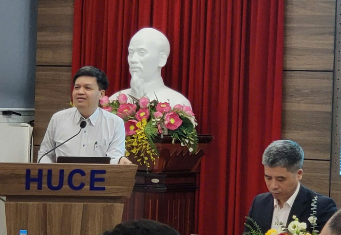 Tiến sĩ Tạ Đình Thi - Phó Chủ nhiệm Ủy ban Khoa học, Công nghệ và Môi trường của Quốc hội phát biểu tại hội thảo. Ảnh: HUCE. Tiến sĩ Tạ Đình Thi - Phó Chủ nhiệm Ủy ban Khoa học, Công nghệ và Môi trường của Quốc hội phát biểu tại hội thảo. Ảnh: HUCE.