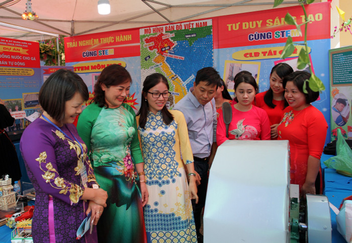 Quận Kiến An là địa phương đi đầu trong việc đưa dạy học theo định hướng giáo dục STEM vào các nhà trường (Ảnh: Lã Tiến) Quận Kiến An là địa phương đi đầu trong việc đưa dạy học theo định hướng giáo dục STEM vào các nhà trường (Ảnh: Lã Tiến)